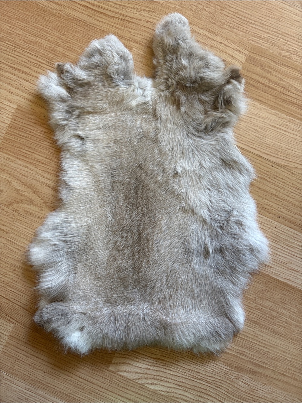 B0079 Soft Natural Beige Rabbit Fur Pelt